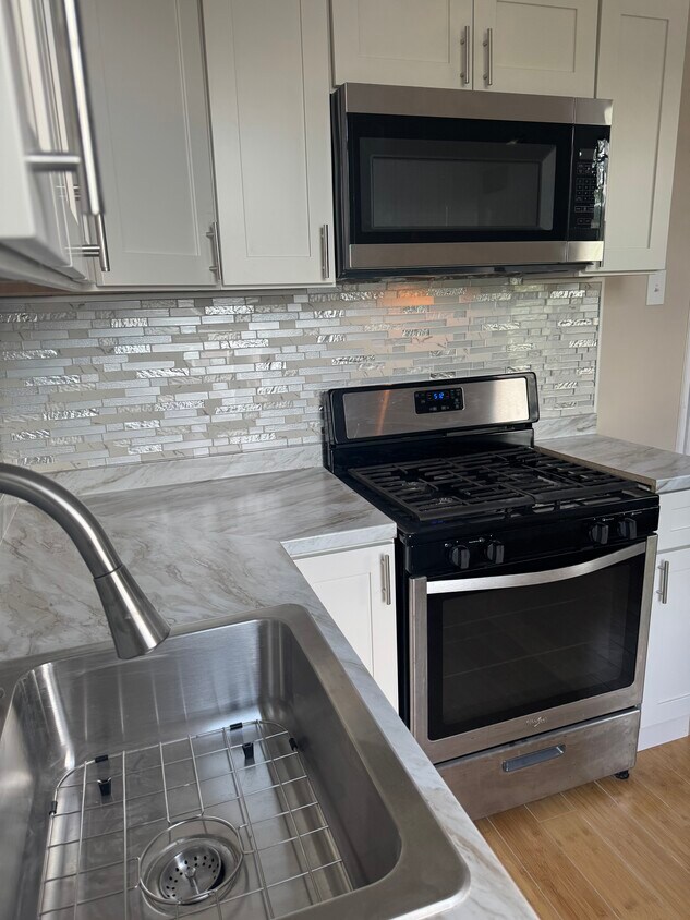 Primary Photo - 265 N 7th St