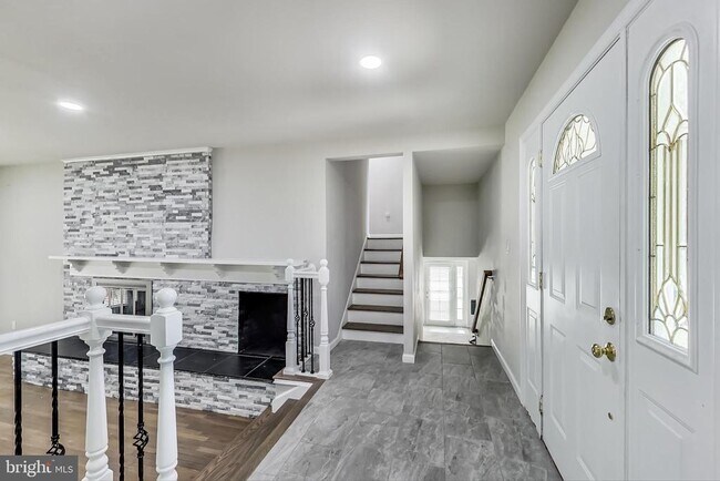 Building Photo - 11518 Carroll Ct