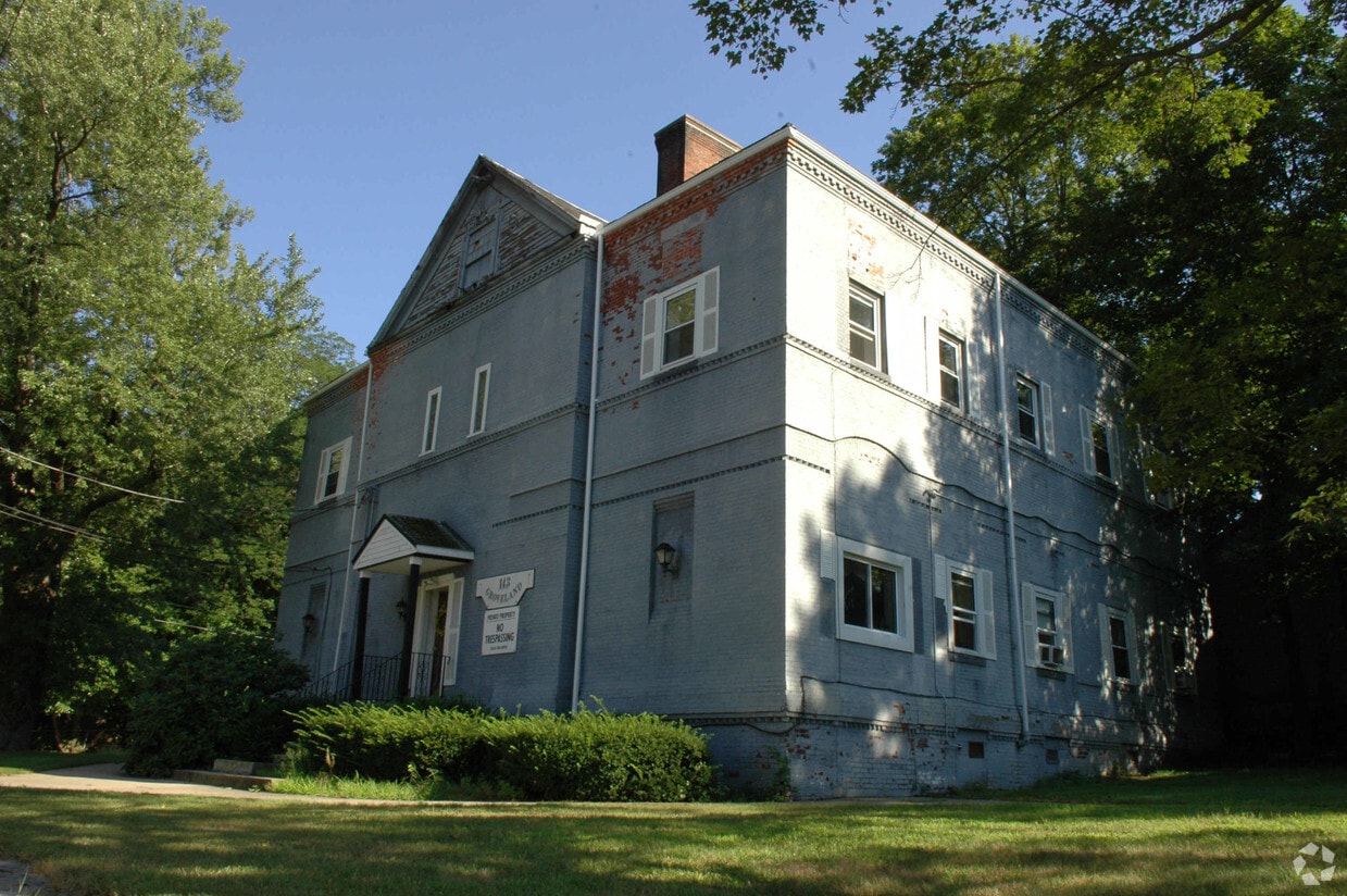 143 Groveland St, Haverhill, MA 01830 Apartments in Haverhill, MA