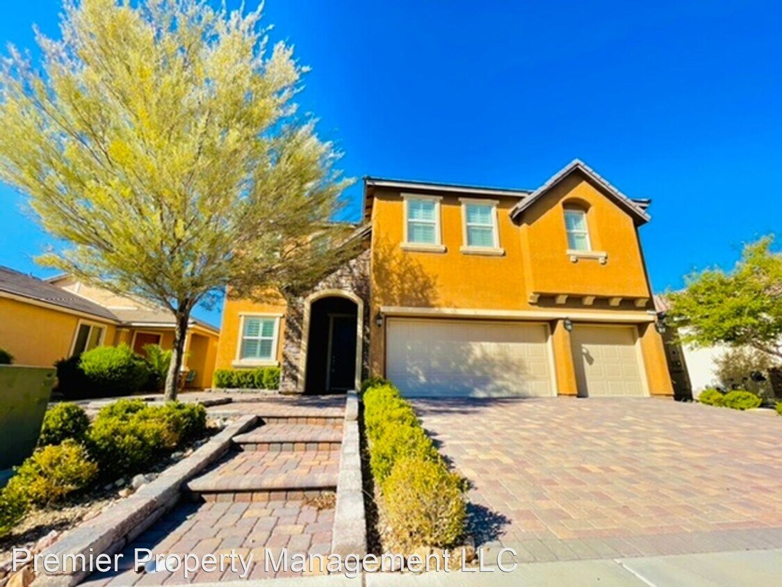 5 br, 3 bath House 3772 Toscanella Ave