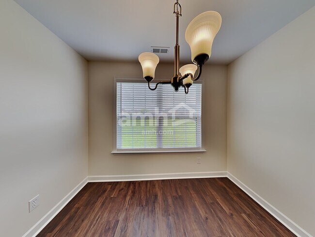 Building Photo - 2518 Auldridge Dr