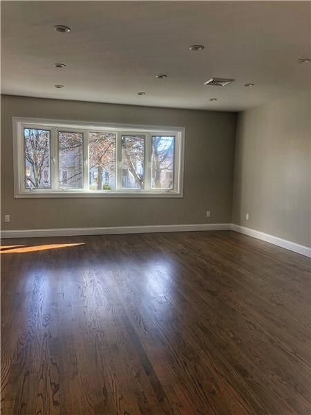 Foto del edificio - 215 Greencroft Ave