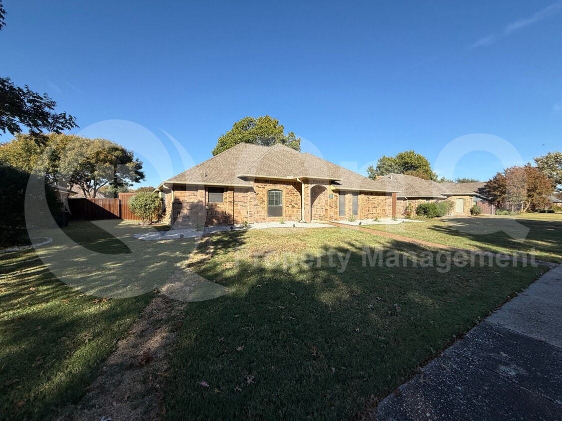 Foto principal - 903 Willow Brook Dr