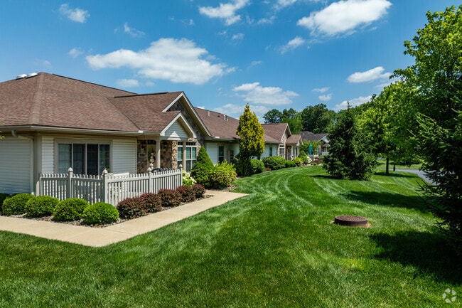 Fox Chase - Fox Chase Luxury Apts