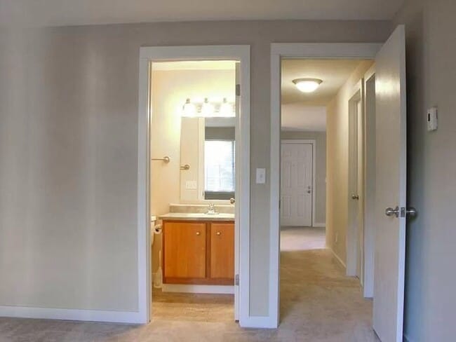 Masterbed room bath - 16817 Larch Way