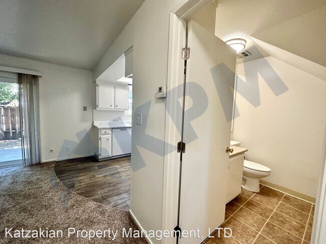 Building Photo - 3 br, 2 bath House - 1821 Douglas Rd.
