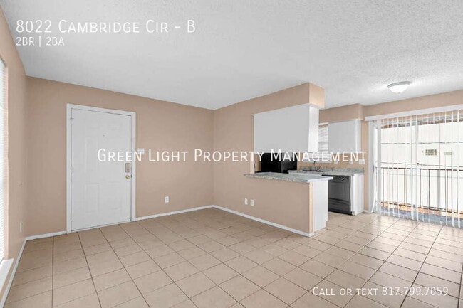 Foto del edificio - 8022 Cambridge Cir