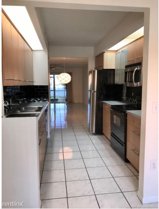 Building Photo - 701 SW 141st Ave
