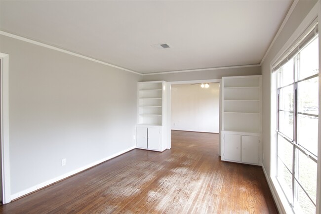 Foto del edificio - 6915 Edgemoor Dr