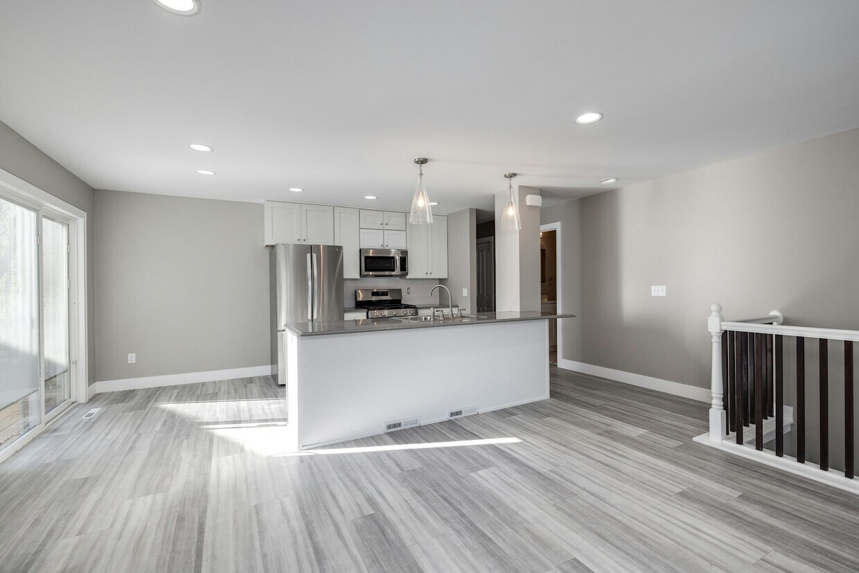 Foto principal - 8417 Xerxes Ave N