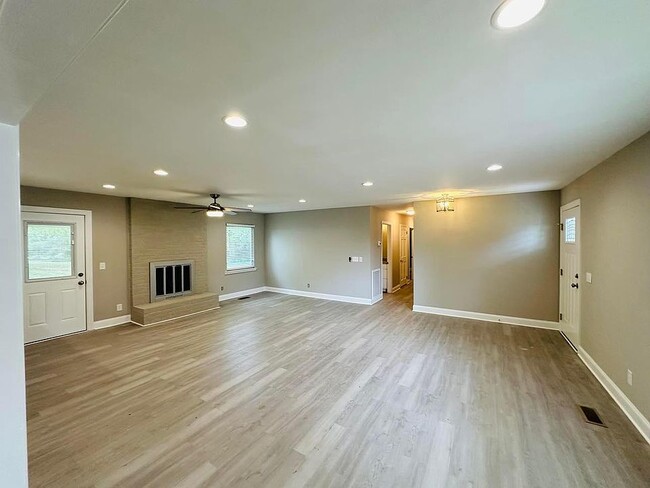 Building Photo - 1548 N Concord Rd