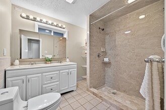 Building Photo - 4628 Roseneath Dr