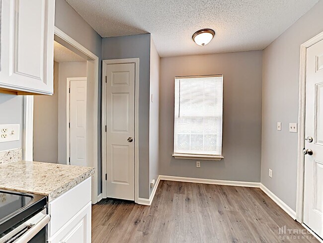 Building Photo - 8 Glennvale Ct