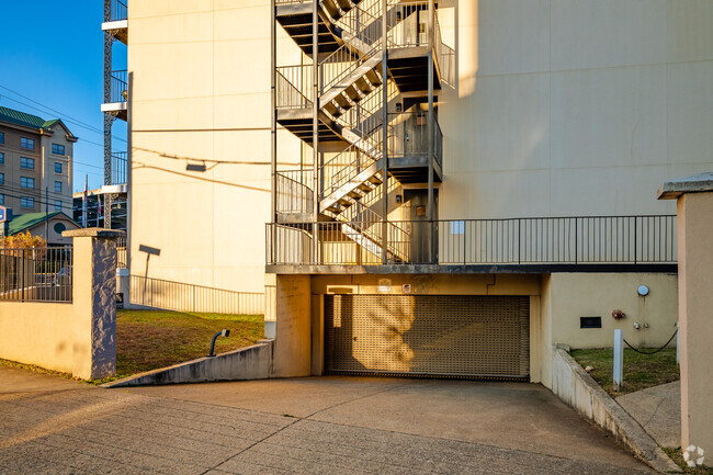 Entrance - Elliston Place Quarters