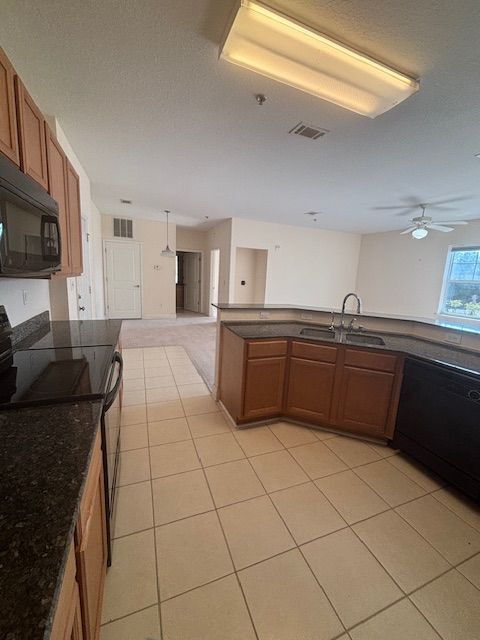 Building Photo - Luxurious 2 Bed/2 Bath Condo with Spectacular Views in Panama City Beach!