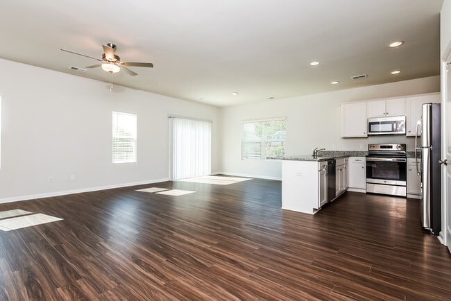 Building Photo - 269 Clydesdale Cir