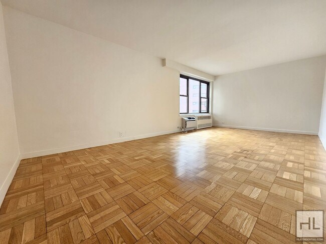 Foto del edificio - 15th Floor Studio Apartment Near Union Squ...