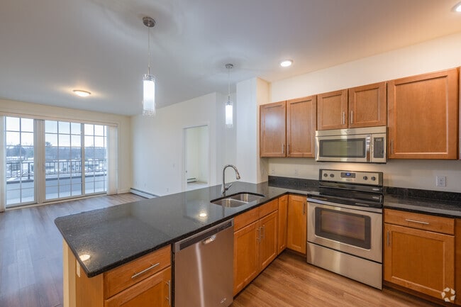 Interior Photo - 5 Corners