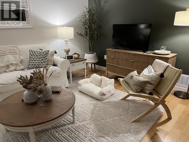 Building Photo - 40 Bascom St