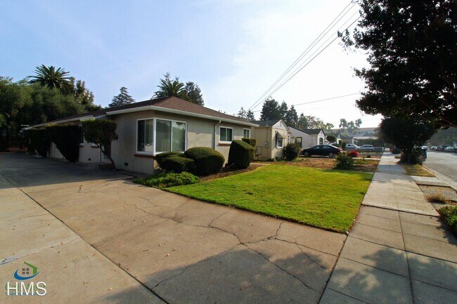 Building Photo - 150-154 N Murphy Ave