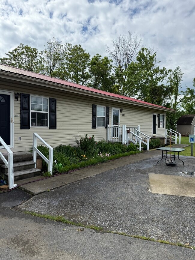Building Photo - 800 John Exum Pkwy