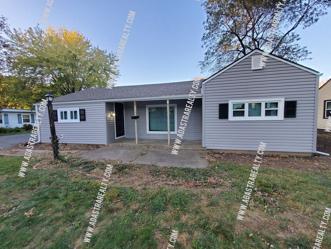 Foto del edificio - Remodeled Very Spacious 2 Bedroom Home in Raytown-Coming SOON!!