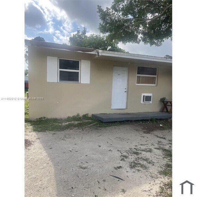 Building Photo - 26503 SW 139th Ave