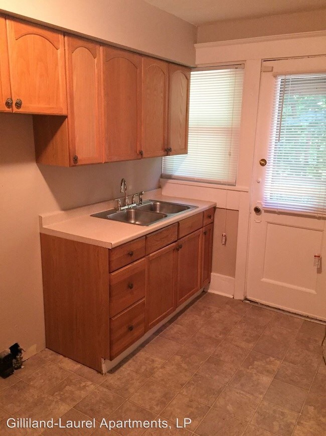 Building Photo - 200 Gilliland Pl