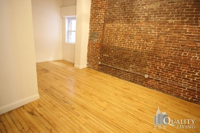 Building Photo - 4 bedroom in NEW YORK NY 10012