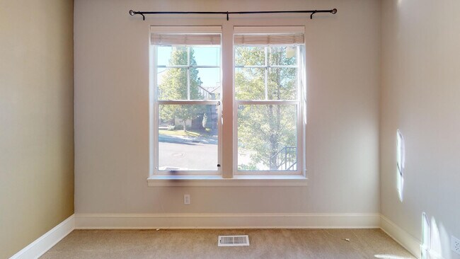 Foto del edificio - BETHANY LUXURY HOME! NO MOVE-IN DEPOSIT wi...