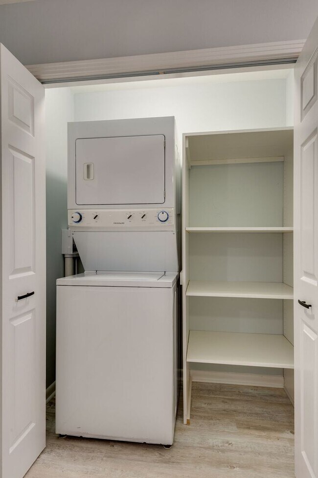 Building Photo - 305 33rd Ave N