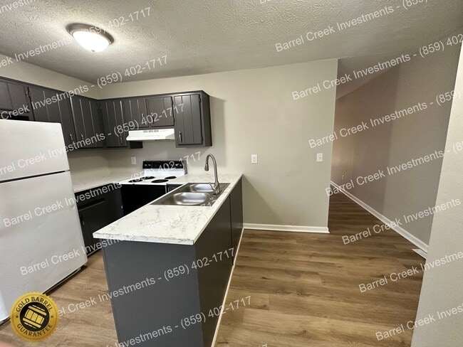 Foto del edificio - 2-Bed 1.5-Bath Townhome