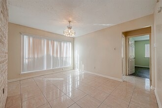 Building Photo - 1490 Hunters Park Dr