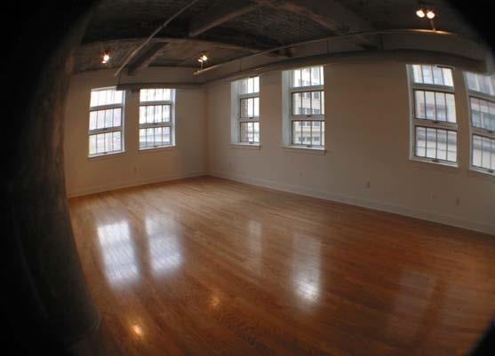 Building Photo - 140 Bay St