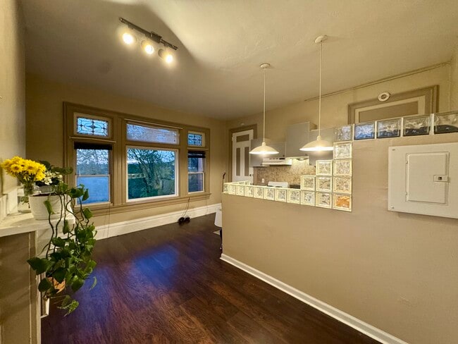 Building Photo - 1749 Crafton Blvd