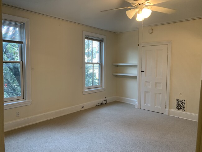 Building Photo - 556 N 17th St