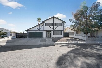 Building Photo - 809 Peacock Ct