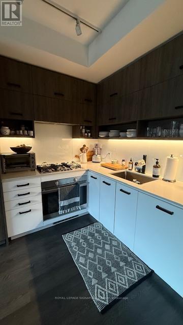 Photo du bâtiment - 1888 Queen St E