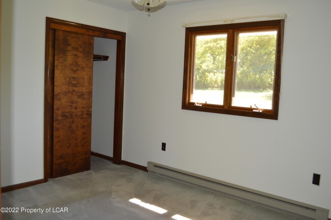 Building Photo - 692 Orange Rd