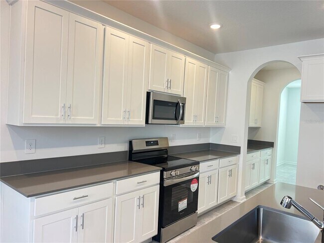 Building Photo - 2772 ARMSTRONG Ave