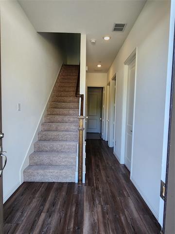 Building Photo - 1066 Old Rosebud Dr
