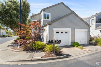 Building Photo - 30 Shepardson Ln