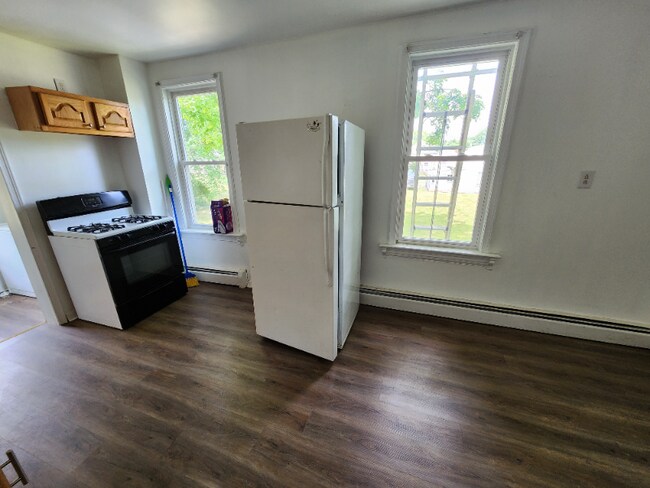 Building Photo - 248 S Hellertown Ave