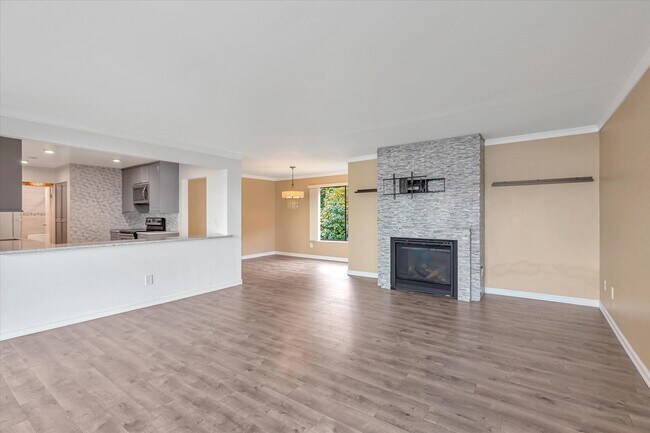 Building Photo - 1737 Harbor Ave SW