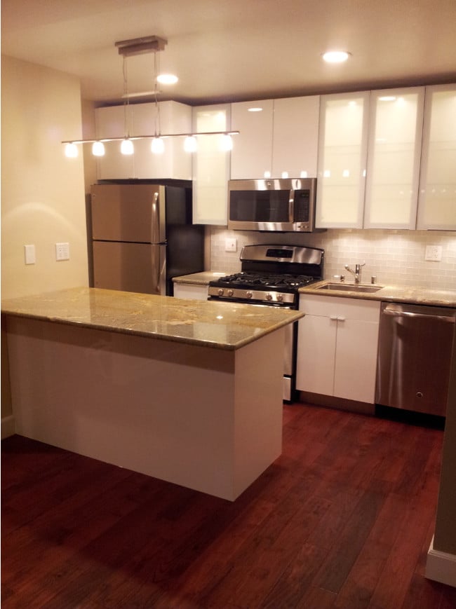 Kitchen - 209 38th Pl