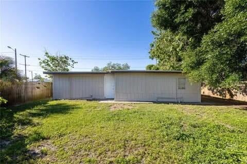 Building Photo - 812 E Lotus Ave