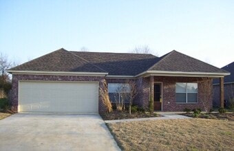 Building Photo - 109 Newport Dr