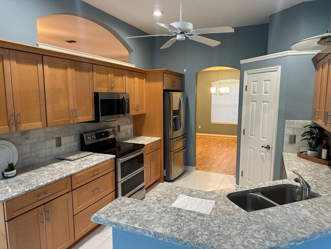 Building Photo - 3 Bed 2 Bath Pool Home in Harbor Hills, La...