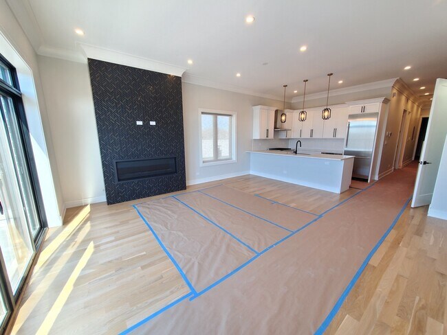 Building Photo - 3019 N Clybourn Ave