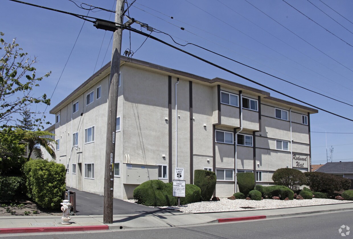 Foto del edificio - Redwood West